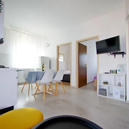 Apartments Prodan Fazana Exterior photo